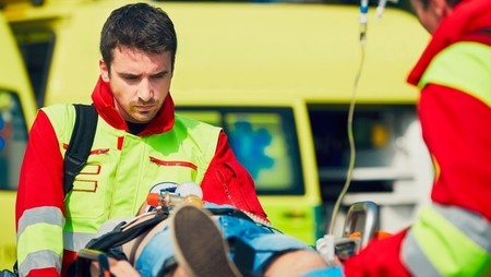 How to Become a Paramedic in the UK and the US